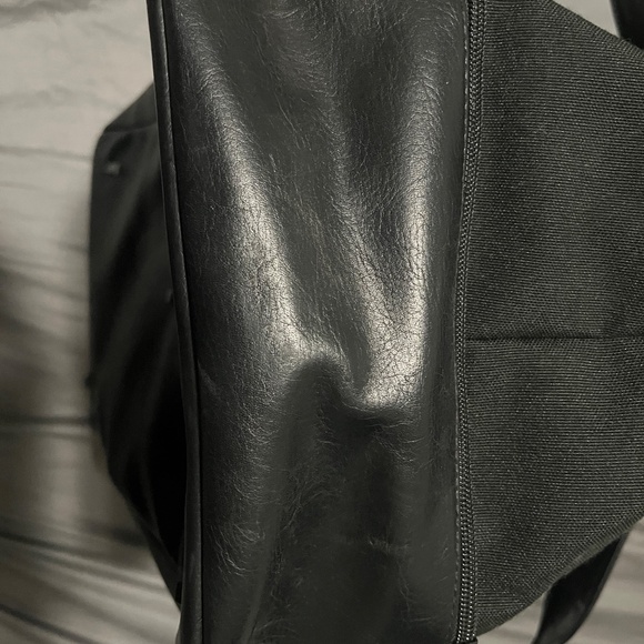 Beis Full Weekender - Picture 3 of 5